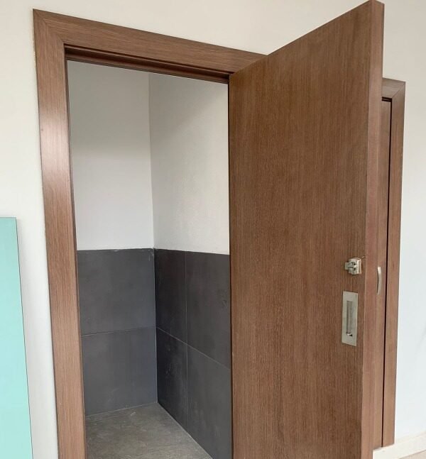 Puerta de madera de roble